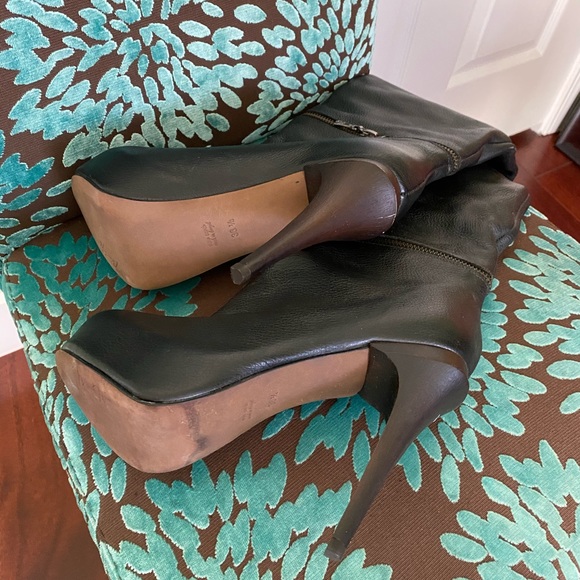 MaxAzria layer boots - Picture 5 of 7